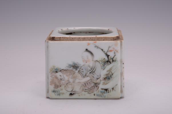 清光緒款淺絳彩花鳥人物紋溫酒器